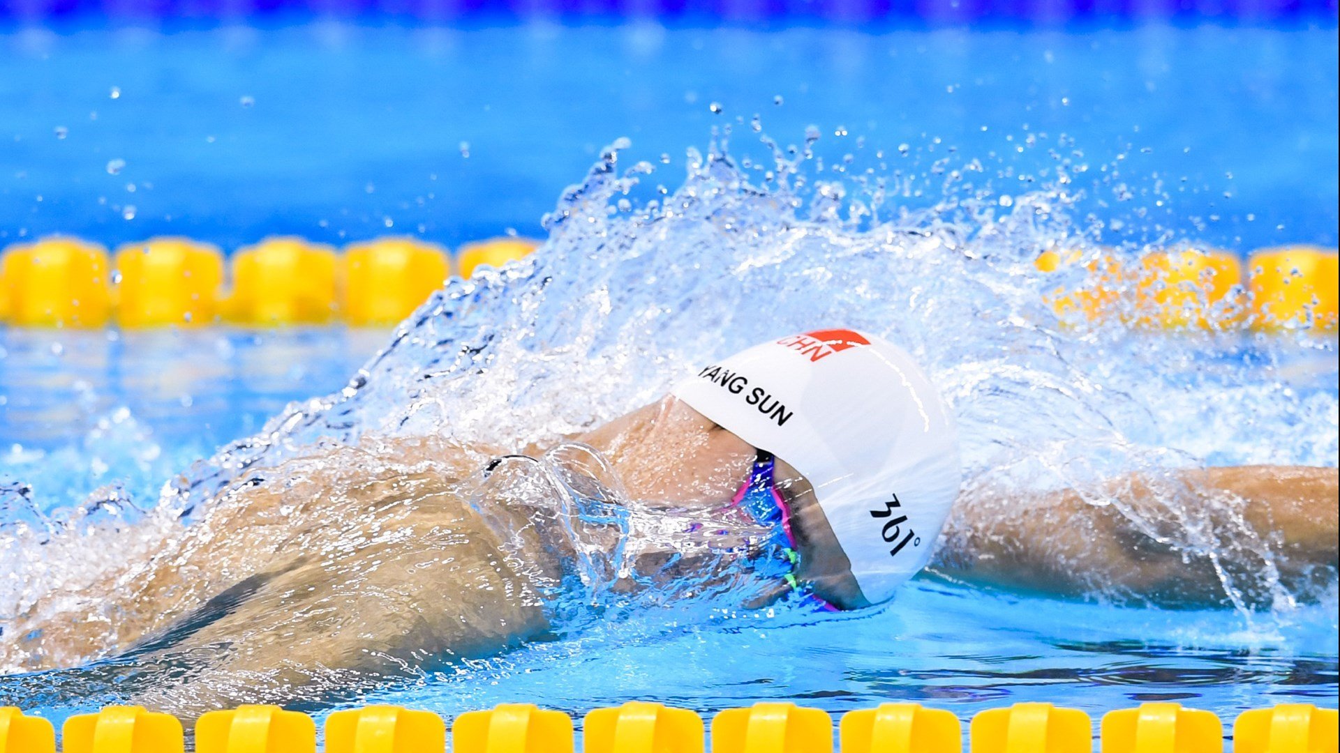 APEX英雄 线上赛观赛人数创新高，apex比赛录像